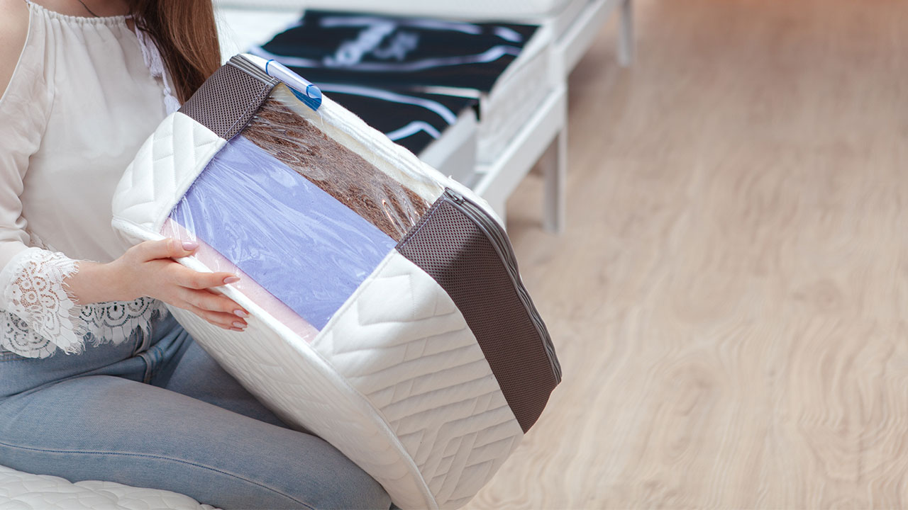 Use Zippered Bags for Bedding Storage