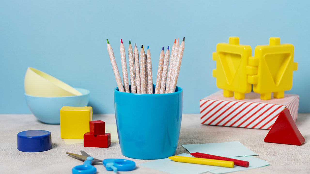 Plastic Bins to Store Stationery